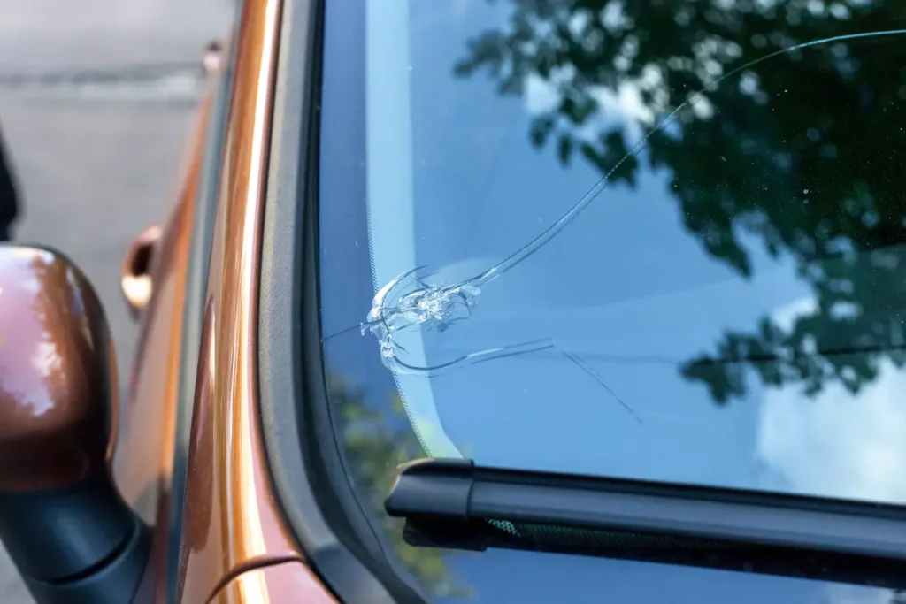 What To Do Immediately After Your Windshield Cracks (Complete Safety & Repair Guide)